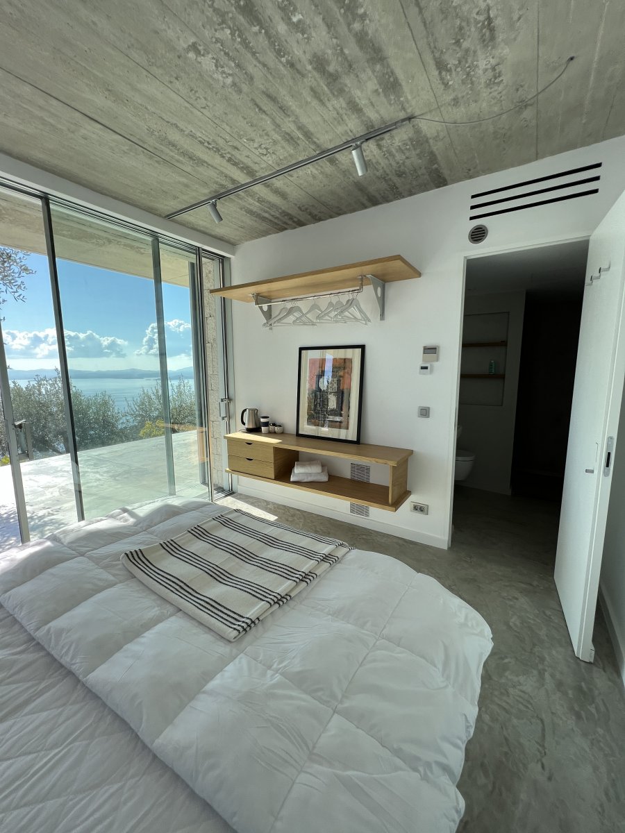 20221109_104457501_iOS